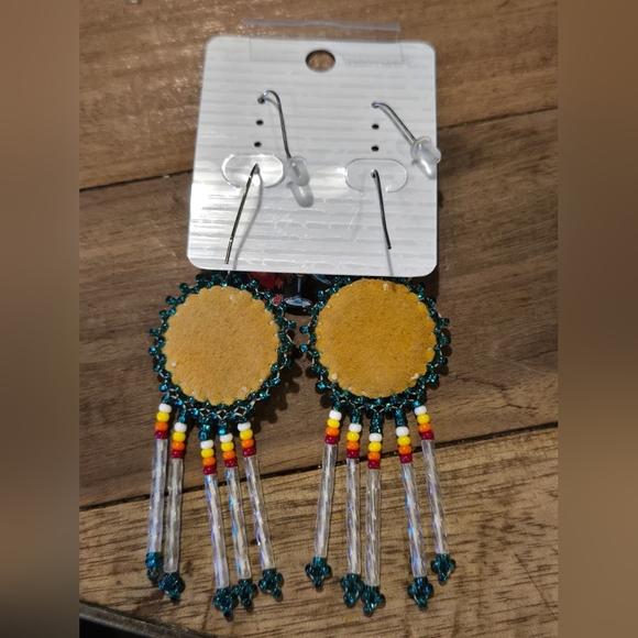 NWT!! Fashion Jewelry | Colorful Parrot Dangle Earrings - Picture 3 of 3